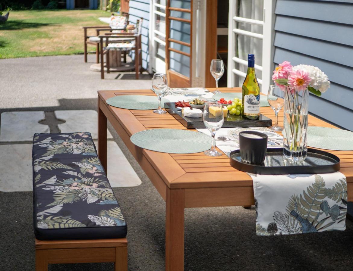 Studio Cottage - Walk To The Lake & Town Lago Lago Taupo Esterno foto